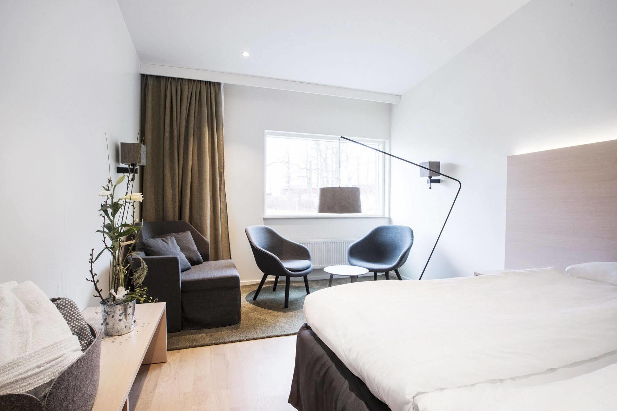 Rc Hotel Sport'S & Business Йоншьопинг Екстериор снимка
