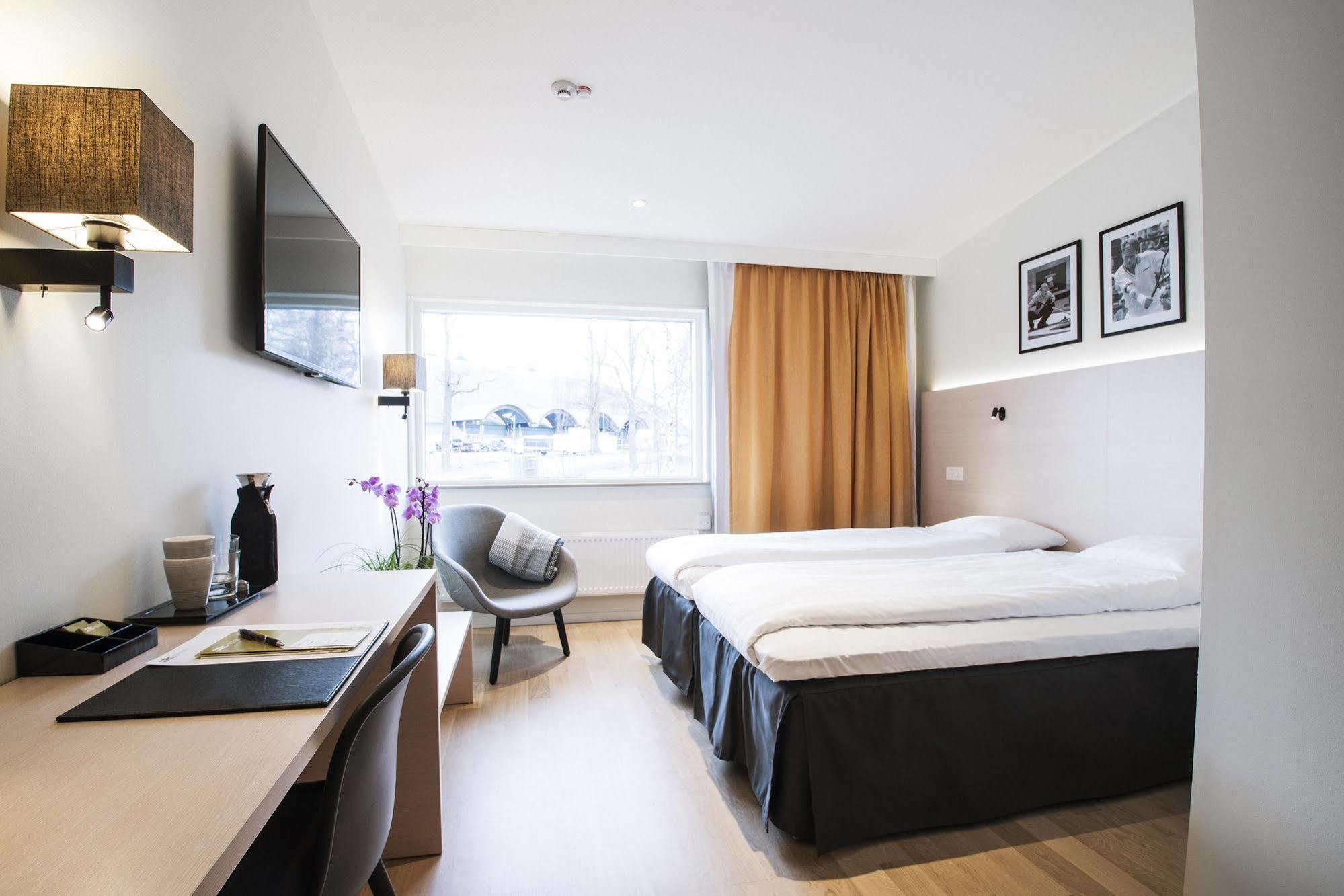 Rc Hotel Sport'S & Business Йоншьопинг Екстериор снимка